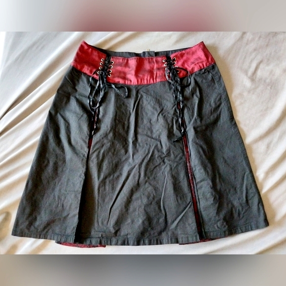 Tripp nyc Dresses & Skirts - Vintage Tripp nyc goth Y2K black & burgundy spiderweb lace pleat skirt